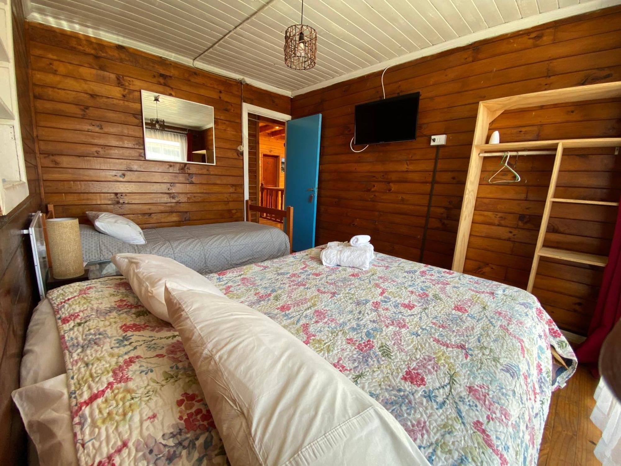 Hostel Moreno Пичилему Экстерьер фото